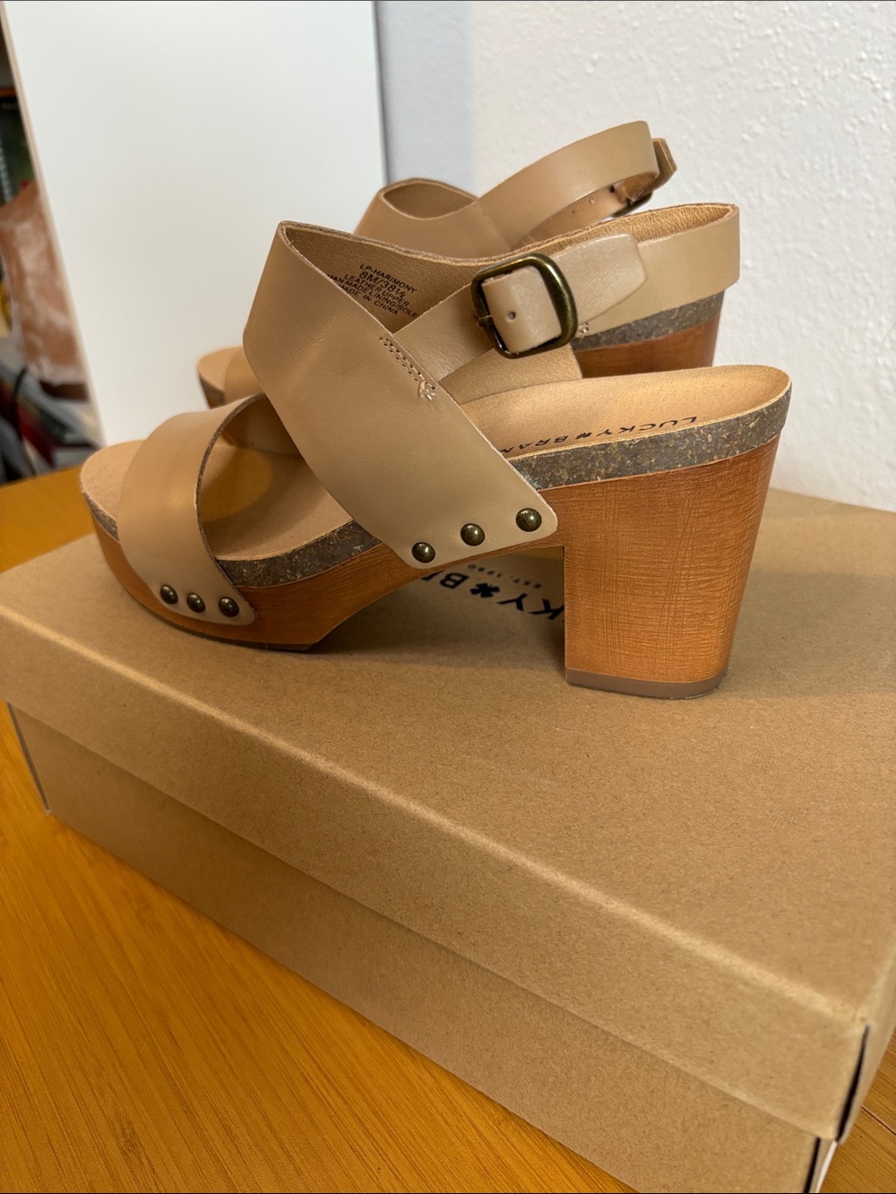 Lucky Brand Beige Leather Block Heel Sandals - Picture 3 of 4